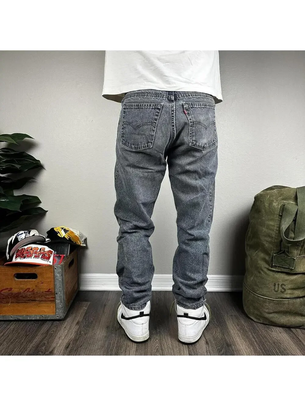 Vintage Levi’s 550 black washed denim jeans straight fit 90s black Levi’s